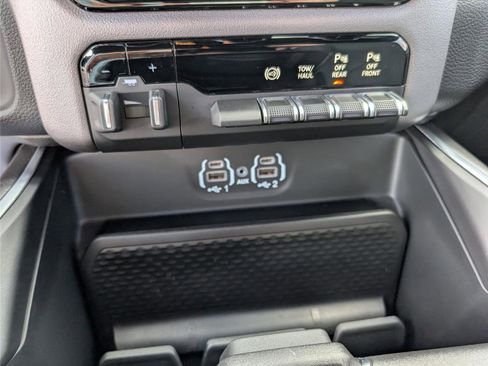 Used 2024 RAM 2500 Big Horn w/ Night Edition image 14