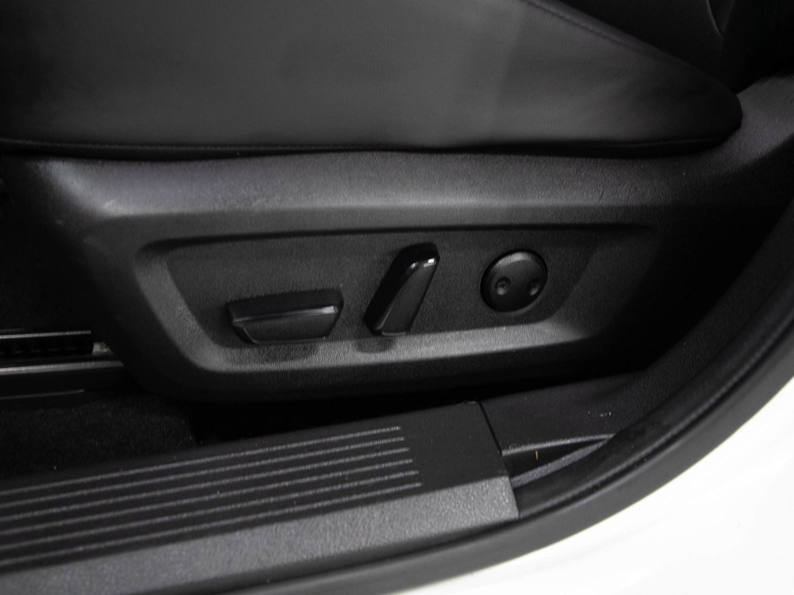 Used 2023 Nissan Rogue SV w/ SV Premium B Package AWD/4WD image 22