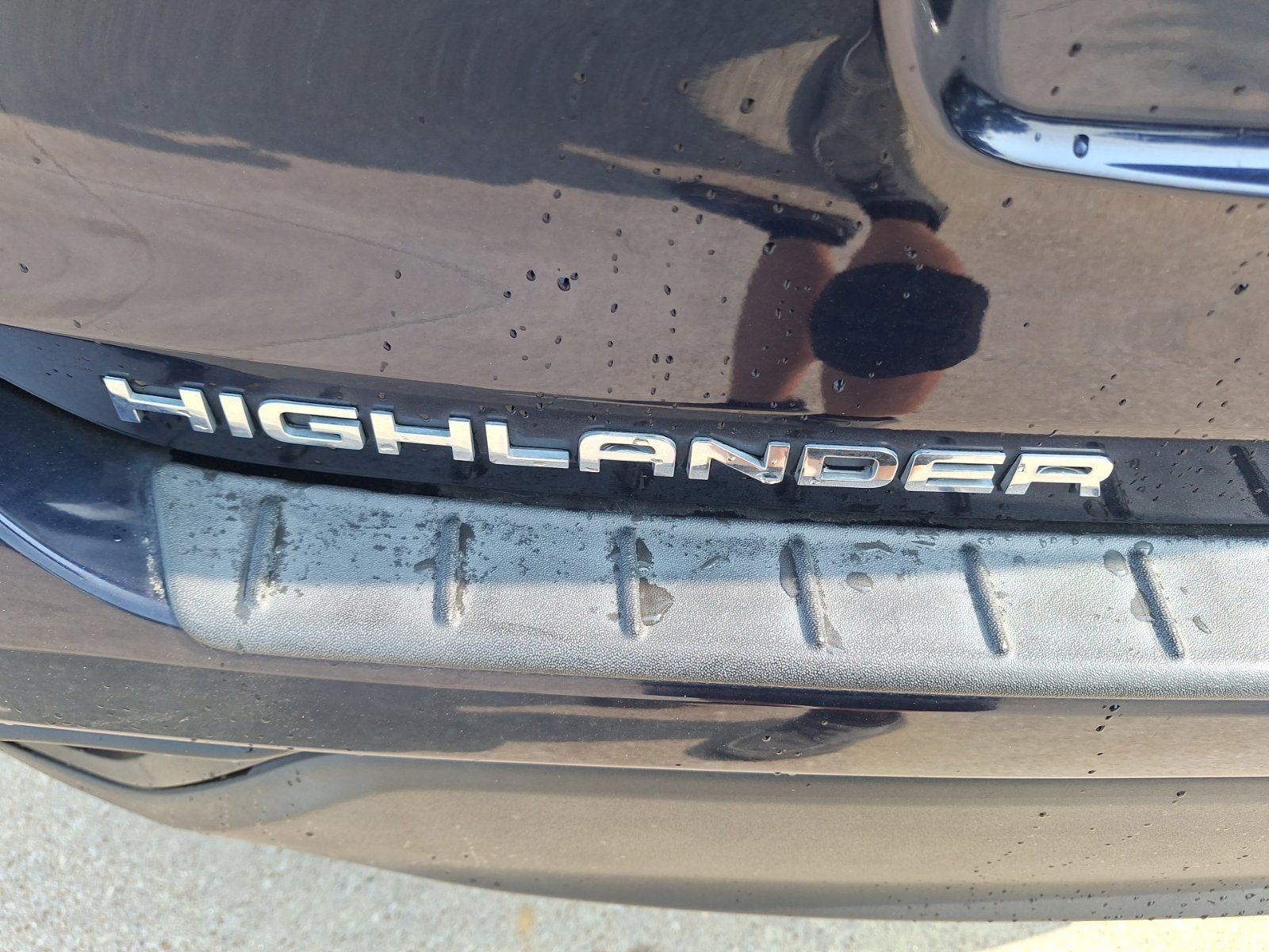 Used 2023 Toyota Highlander XLE FWD image 13