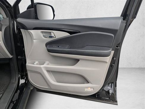 Used 2016 Honda Pilot Touring image 27