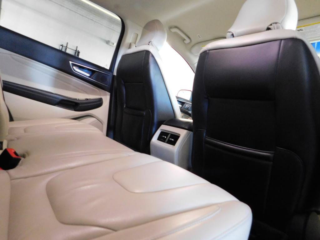 Used 2019 Ford Edge Titanium FWD image 15