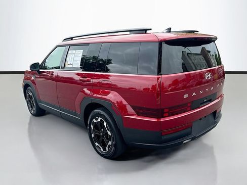 Used 2025 Hyundai Santa Fe SEL FWD image 5
