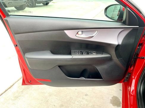 Used 2024 Kia Forte LXS w/ LXS Technology Package image 11