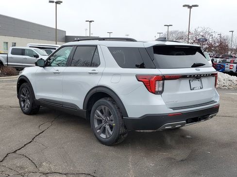New 2026 Ford Explorer Active w/ Active Comfort Package image 6