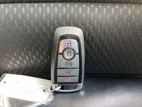 Used 2025 Ford Escape ST-Line Select AWD/4WD image 28