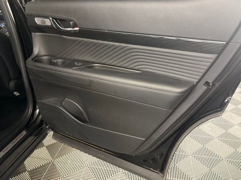 Used 2024 Hyundai Palisade Calligraphy image 30