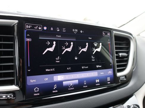 Used 2024 Chrysler Pacifica Touring-L image 32