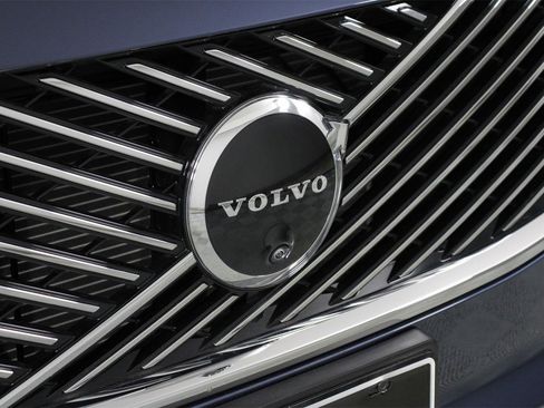 Certified 2025 Volvo XC90 B6 Plus w/ Protection Package Premier image 27