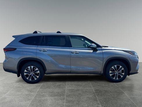 New 2026 Toyota Highlander XLE AWD/4WD image 7