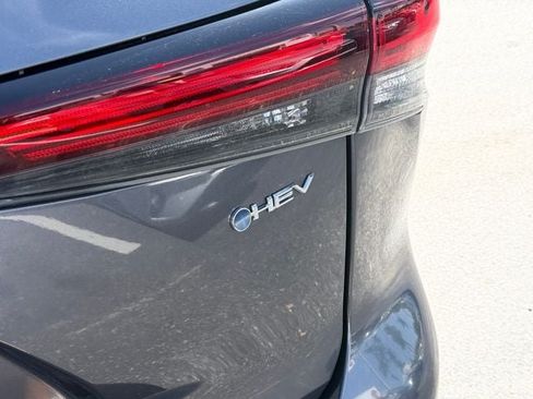 Certified 2025 Toyota Highlander XLE AWD/4WD image 18