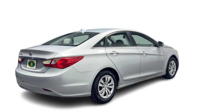 Used 2012 Hyundai Sonata GLS FWD image 2
