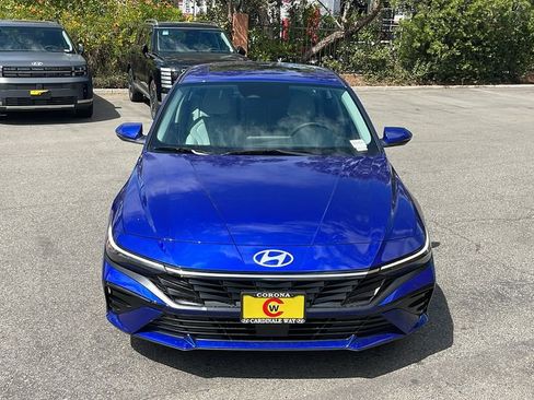 New 2025 Hyundai Elantra Limited image 2