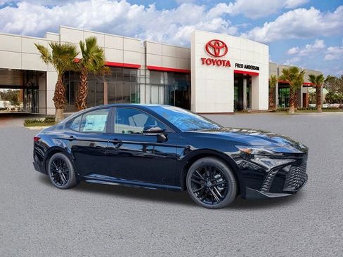 New 2026 Toyota Camry SE image 1