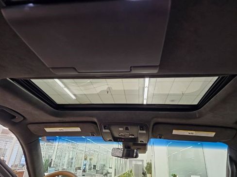 Used 2019 Cadillac Escalade Platinum image 40