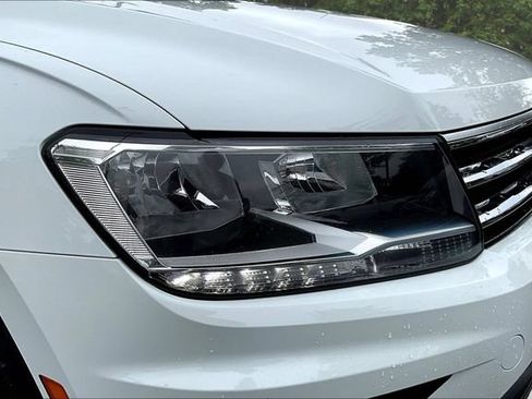 Used 2019 Volkswagen Tiguan SEL AWD/4WD image 32