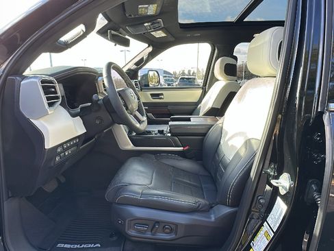Used 2025 Toyota Sequoia Capstone image 13