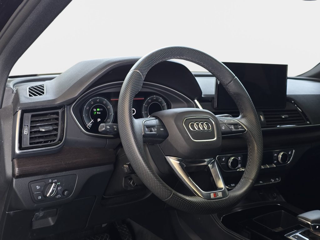 Certified 2024 Audi Q5 e Premium Plus w/ Premium Plus Package AWD/4WD image 17