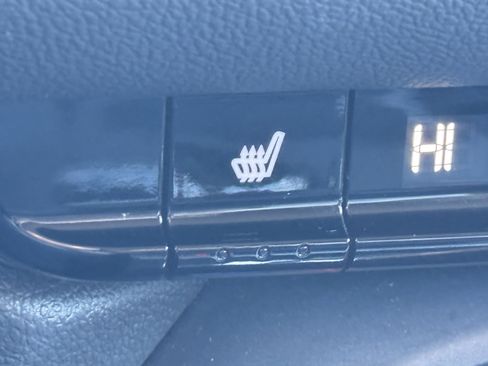 Used 2025 Chevrolet Blazer LT image 21