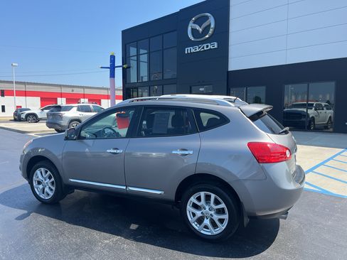 Used 2013 Nissan Rogue SL AWD/4WD image 3