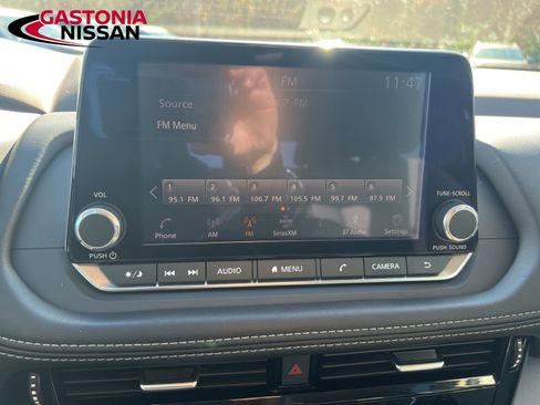 Used 2021 Nissan Rogue SV image 43