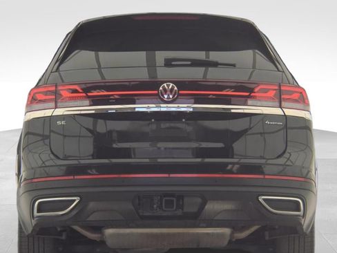 Used 2024 Volkswagen Atlas SE w/ Panoramic Sunroof Package AWD/4WD image 11