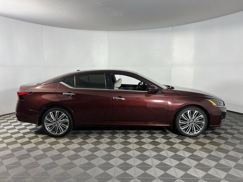 Used 2024 Nissan Altima 2.5 SL image 3
