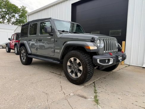 Used 2021 Jeep Wrangler Unlimited Sahara AWD/4WD image 2