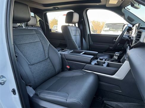 Used 2025 Toyota Tundra Limited w/ Power Package image 33