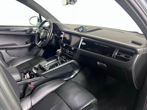 Certified 2024 Porsche Macan image 19