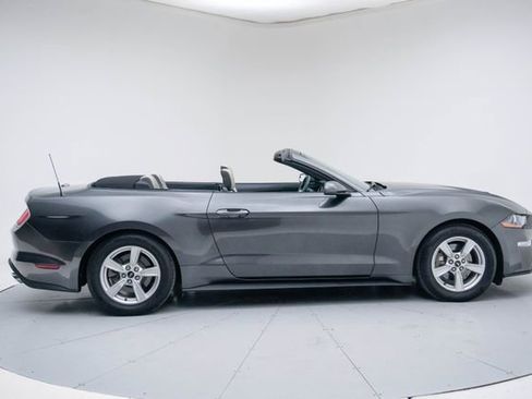 Used 2020 Ford Mustang Convertible RWD image 8