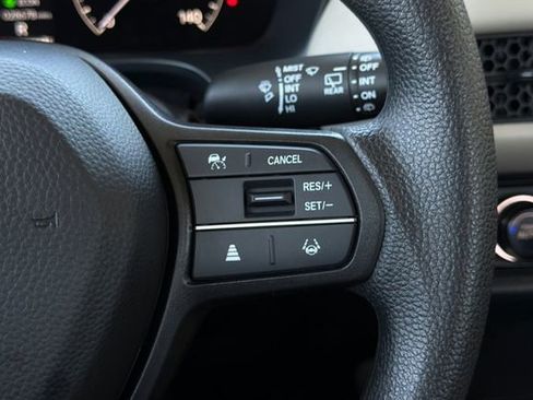 Certified 2025 Honda HR-V LX image 30