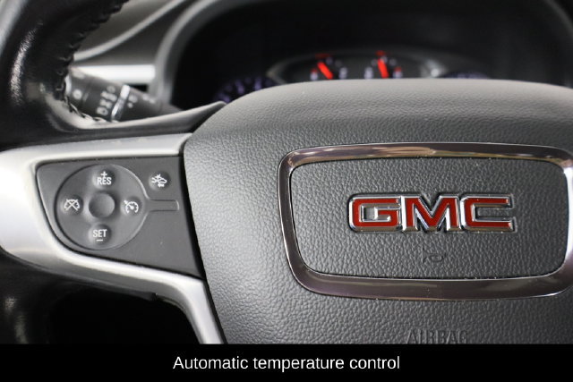 Used 2021 GMC Acadia SLT FWD image 8