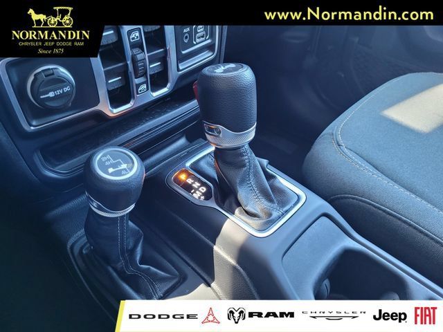 Used 2024 Jeep Wrangler Unlimited Sport AWD/4WD image 12