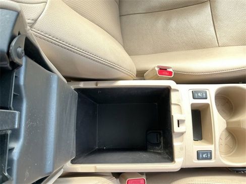 Used 2016 Nissan Rogue SL w/ SL Premium Package image 28