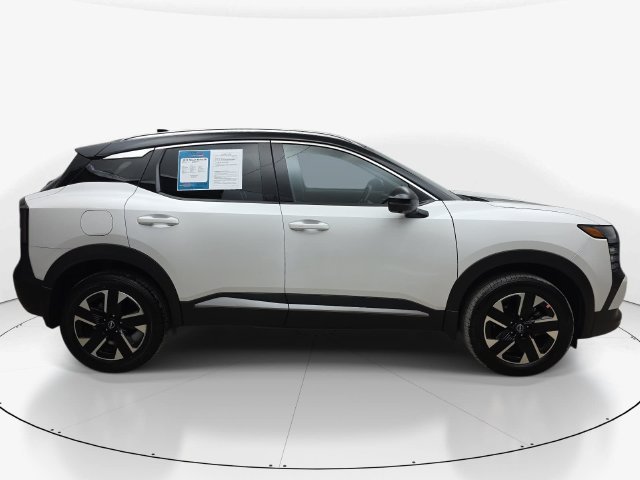 Used 2025 Nissan Kicks SR FWD image 5