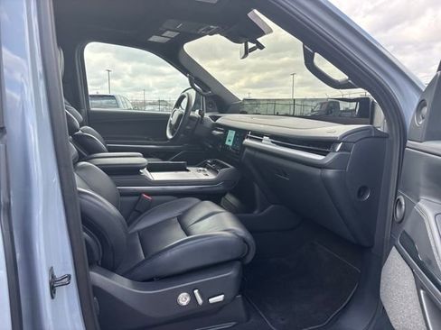 Certified 2025 Lincoln Navigator L Reserve w/ Jet Appearance Package image 9