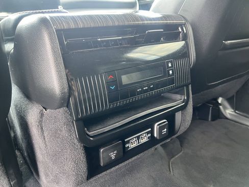 Used 2022 Jeep Wagoneer Series II w/ Premium Group I AWD/4WD image 14