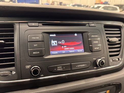 Used 2016 Kia Sedona LX w/ LX Convenience Package image 5