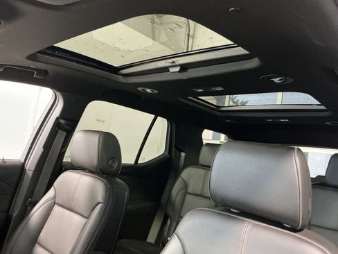 Used 2023 Chevrolet Traverse RS AWD/4WD image 24