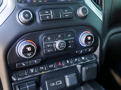 Used 2022 Chevrolet Silverado 2500 LT w/ Convenience Package image 19