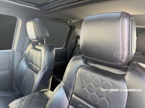 Used 2022 Nissan Frontier PRO-4X w/ Pro-4X Premium Package image 19