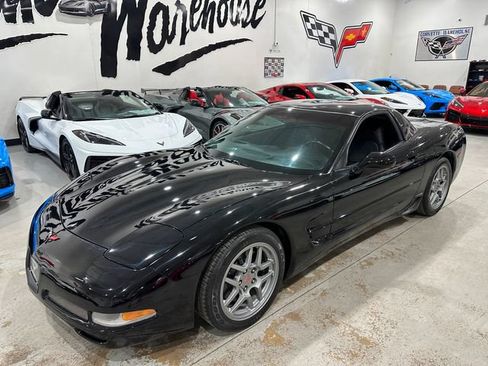 Used 2004 Chevrolet Corvette Z06 w/ Memory Package RWD image 32