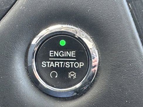 Used 2017 Ford Explorer Platinum image 22