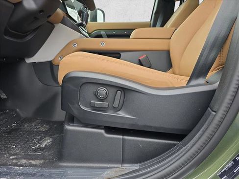 New 2026 Land Rover Defender 110 X-Dynamic SE AWD/4WD image 28
