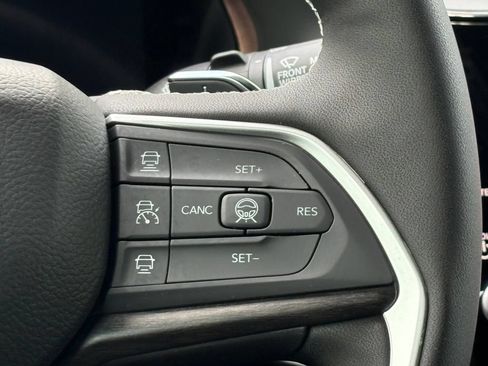 New 2026 Jeep Grand Cherokee L 2WD image 30