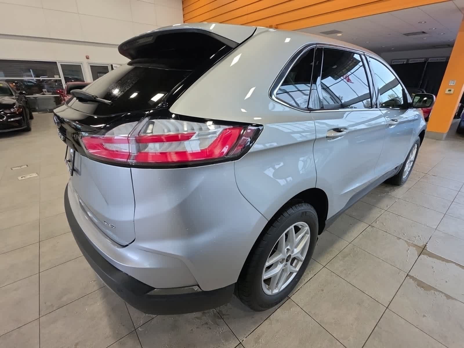 Used 2024 Ford Edge SEL w/ Convenience Package AWD/4WD image 7