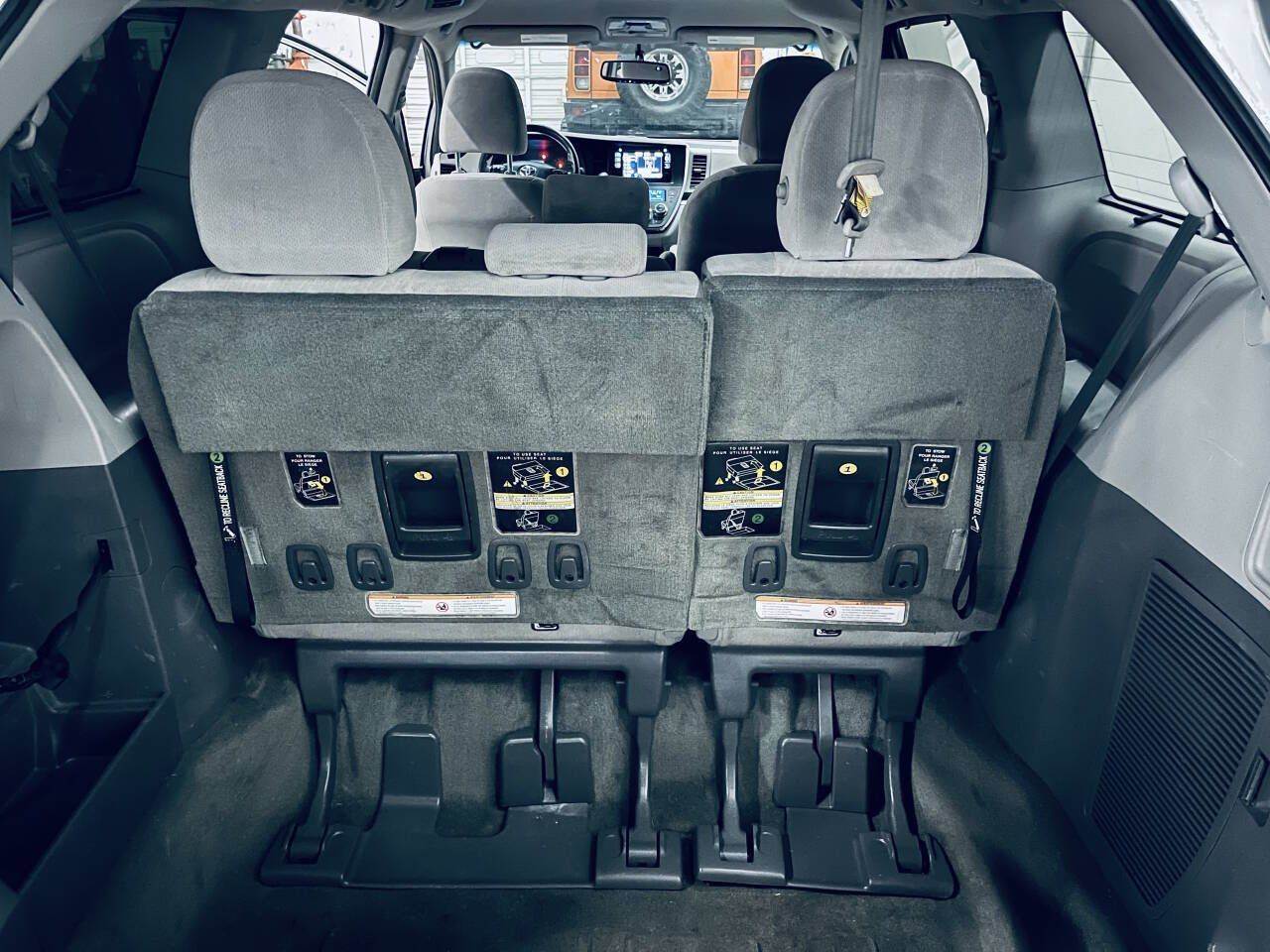 Used 2017 Toyota Sienna LE FWD image 37