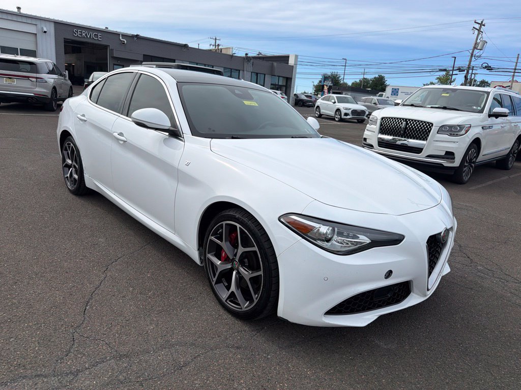 Used 2021 Alfa Romeo Giulia Ti w/ Active Assist 2 Package TI AWD/4WD image 8