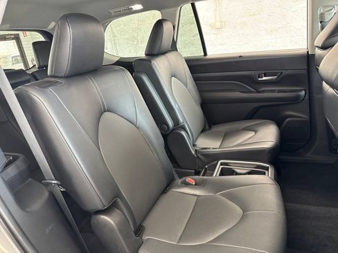 Used 2025 Toyota Grand Highlander AWD image 45