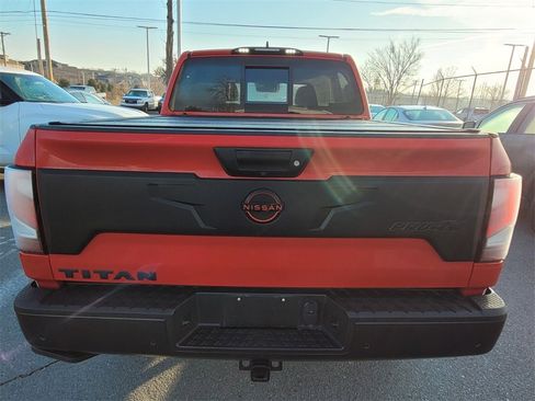 Used 2024 Nissan Titan PRO-4X w/ Pro-4x Convenience Package image 8